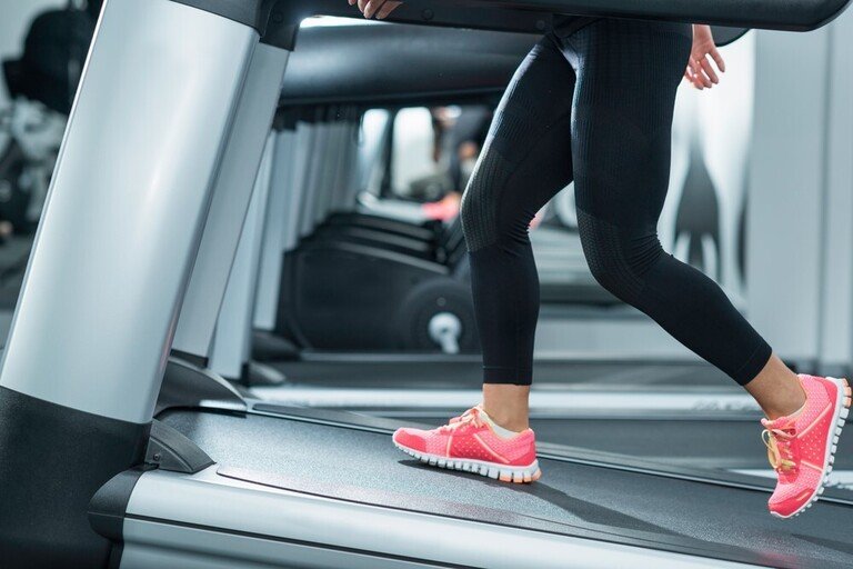 Easy Tweaks To Burn More Calories on Your Walk Easy Tweaks To Burn More Calories on Your Walk