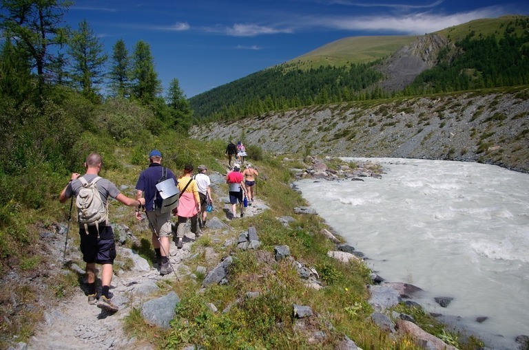 Easy Tweaks To Burn More Calories on Your Walk Easy Tweaks To Burn More Calories on Your Walk