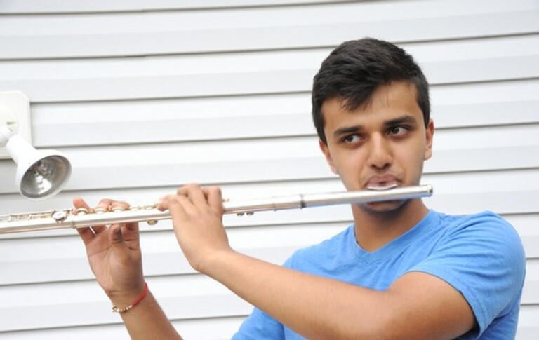 How To Hold Your Breath Longer Underwater While Swimming? How To Hold Your Breath Longer Underwater While Swimming?